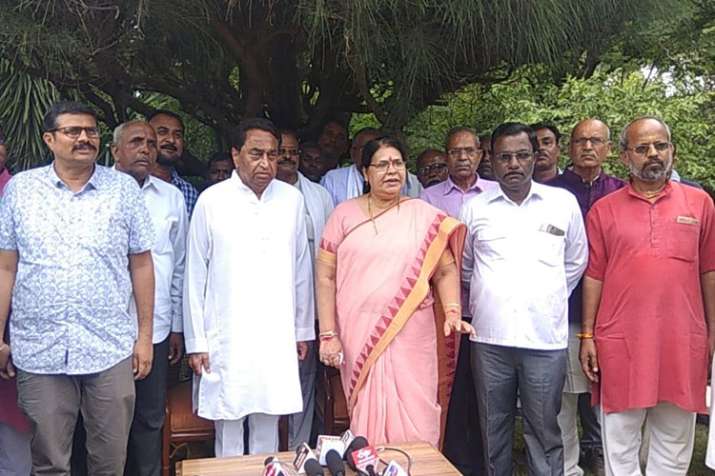 Madhya Pradesh Social Welfare Board Chief Padma Shukla... Madhya Pradesh Social Welfare Board Chief Padma Shukla...- India TV