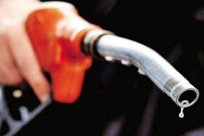 Petrol price in Ghaziabad and Noida are less in comparison to Delhi and Gurugram Petrol price in Ghaziabad and Noida are less in comparison to Delhi and Gurugram- India TV Paisa