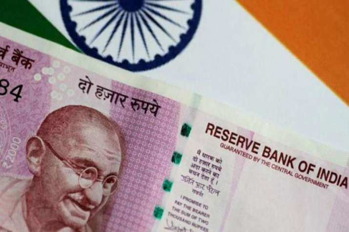 Rupee corrects to new low after positive start on Wednesday Rupee corrects to new low after positive start on Wednesday- India TV Paisa