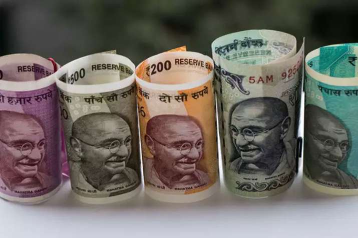 Rupee opens negative against US Dollar on Monday Rupee opens negative against US Dollar on Monday- India TV Paisa