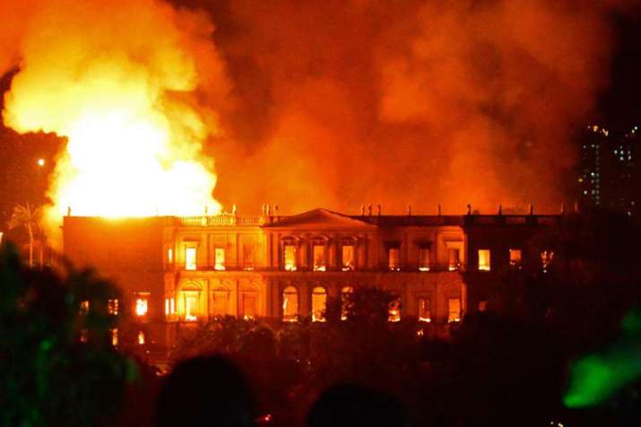 Fire engulfs Brazil National Museum Fire engulfs Brazil National Museum- India TV