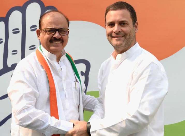 Delhi: Former NCP leader Tariq Anwar joined Congress in presence of party president Rahul Gandhi Delhi: Former NCP leader Tariq Anwar joined Congress in presence of party president Rahul Gandhi- India TV