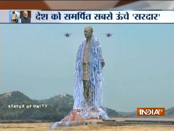 पीएम मोदी ने स्टैचू आॅफ यूनिटी देश को सर्मपित किया पीएम मोदी ने स्टैचू आॅफ यूनिटी देश को सर्मपित किया- India TV