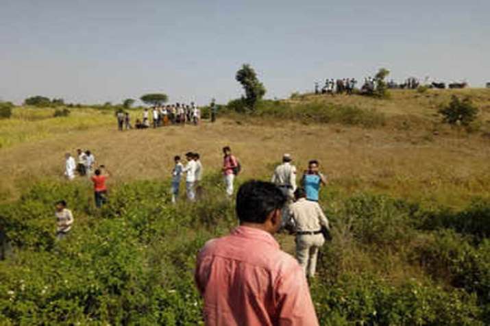 Dead bodies of 5 childrens found in a well in Barwani district of Madhya Pradesh Dead bodies of 5 childrens found in a well in Barwani district of Madhya Pradesh- India TV