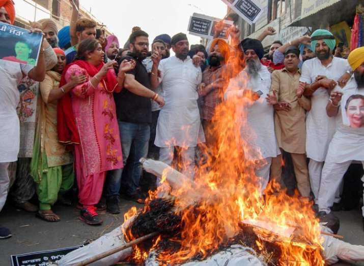 Amritsar train accident: Case in Bihar court against Navjot Kaur Sidhu, Dussehra event organisers Amritsar train accident: Case in Bihar court against Navjot Kaur Sidhu, Dussehra event organisers- India TV