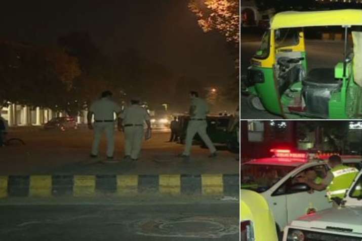 Auto driver stabbed to death by passengers at Connaught Place in Delhi Auto driver stabbed to death by passengers at Connaught Place in Delhi- India TV