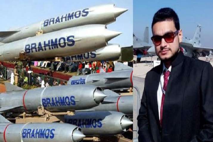 हिंदुस्तान के ब्रह्मास्त्र में सेंध लगाने की नापाक साजिश, ISI के हनीट्रैप में फंसा साइंटिस्ट हिंदुस्तान के ब्रह्मास्त्र में सेंध लगाने की नापाक साजिश, ISI के हनीट्रैप में फंसा साइंटिस्ट- India TV