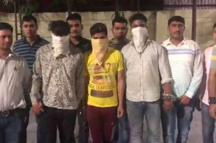 तैमूर नगर मर्डर केस: 4 दिन बाद गिरफ्तार हुए हत्यारे, CBI जांच की मांग तैमूर नगर मर्डर केस: 4 दिन बाद गिरफ्तार हुए हत्यारे, CBI जांच की मांग- India TV