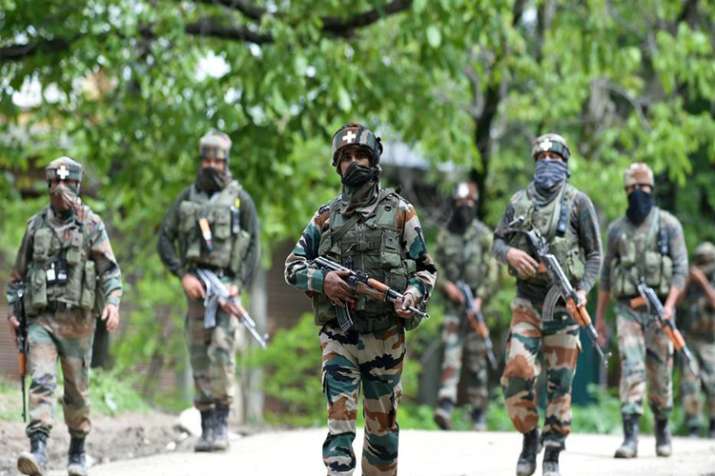 जम्मू कश्मीर: निकाय चुनाव से पहले आतंकियों ने NC कार्यकर्ताओं पर की फायरिंग, 2 की मौत जम्मू कश्मीर: निकाय चुनाव से पहले आतंकियों ने NC कार्यकर्ताओं पर की फायरिंग, 2 की मौत- India TV