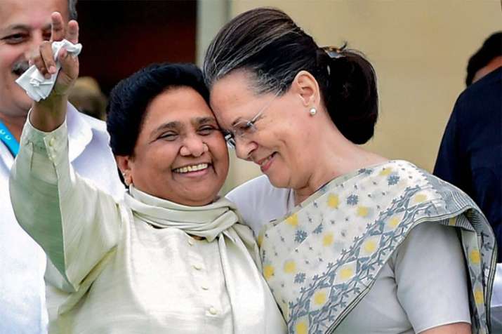 BSP's Minister N Mahesh resigns as Karnataka Minister BSP's Minister N Mahesh resigns as Karnataka Minister- India TV