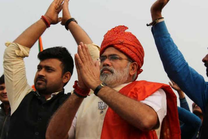 ...जब यूपी कांग्रेस मुख्यालय में आचानक पहुंचे 'मोदी'! ...जब यूपी कांग्रेस मुख्यालय में आचानक पहुंचे 'मोदी'!- India TV