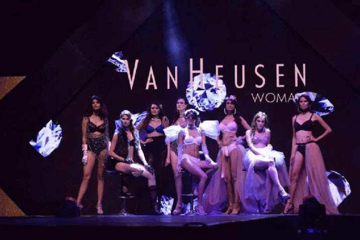 van heusen van heusen- India TV Paisa