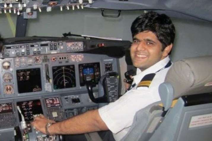 इंडोनेशिया विमान हादसा: भारतीय पायलट के शव की पहचान हुई, सुषमा स्वराज ने ट्वीट कर दी जानकारी इंडोनेशिया विमान हादसा: भारतीय पायलट के शव की पहचान हुई, सुषमा स्वराज ने ट्वीट कर दी जानकारी- India TV
