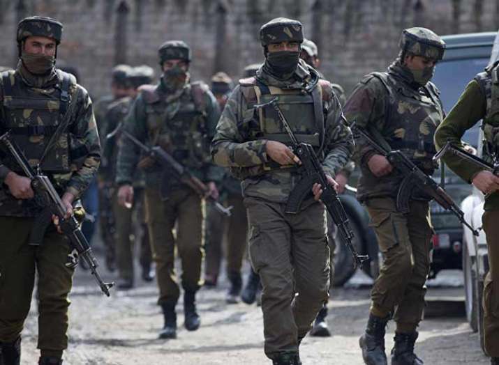 J-K: One JeM terrorist killed, policeman injured in Tral enconter, huge cache of arms and ammunition J-K: One JeM terrorist killed, policeman injured in Tral enconter, huge cache of arms and ammunition- India TV