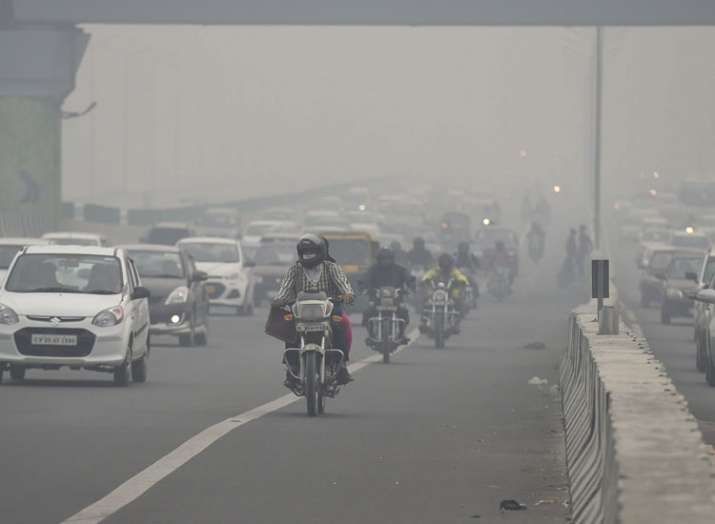 Delhi continues to choke as air quality turns 'severe' again, EPCA extends ban on construction and t Delhi continues to choke as air quality turns 'severe' again, EPCA extends ban on construction and t- India TV