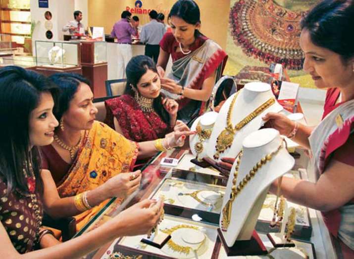 Dhanteras 2018: Gold, silver sales remain subdued amid rise in prices Dhanteras 2018: Gold, silver sales remain subdued amid rise in prices- India TV Paisa