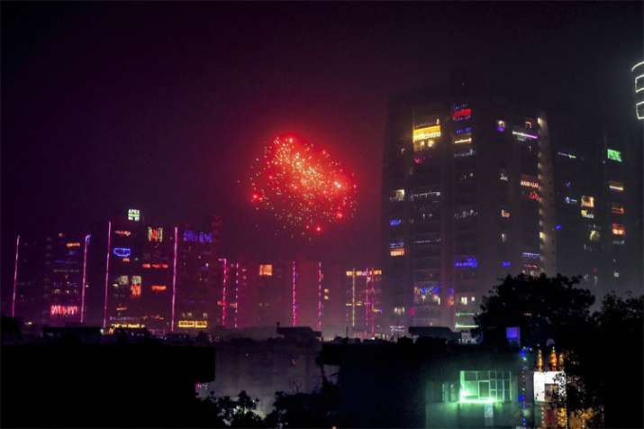 SC had allowed bursting of firecrackers from 8 pm to 10 pm only | PTI SC had allowed bursting of firecrackers from 8 pm to 10 pm only | PTI- India TV