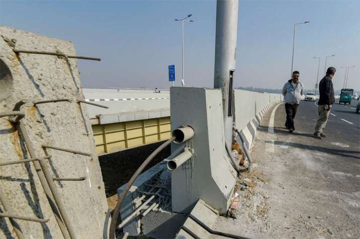 Delhi: One dead as bike slips off Signature Bridge | PTI File Delhi: One dead as bike slips off Signature Bridge | PTI File- India TV