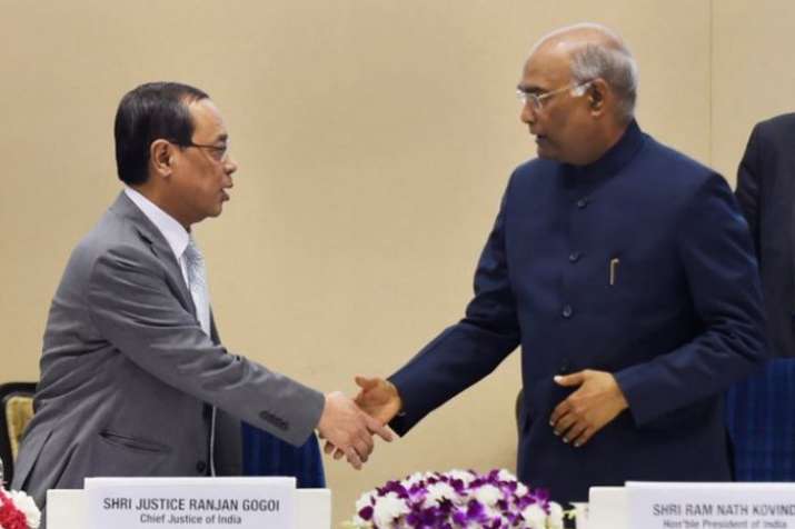 CJI रंजन गोगोई ने कहा, संविधान की सीख नहीं मानी तो अव्यवस्था में पहुंच जाएंगे CJI रंजन गोगोई ने कहा, संविधान की सीख नहीं मानी तो अव्यवस्था में पहुंच जाएंगे - India TV