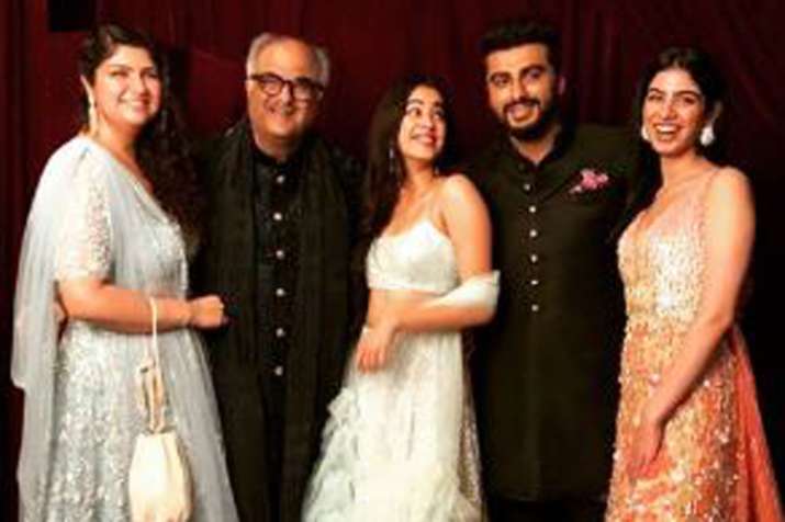 Anshula Kapoor, Boney Kapoor, Janhvi Kapoor, Arjun Kapoor, Khushi Kapoor Anshula Kapoor, Boney Kapoor, Janhvi Kapoor, Arjun Kapoor, Khushi Kapoor- India TV