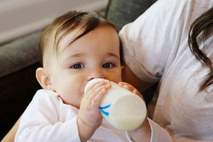 Danger of development disorde in newborns by drinking closed milk in packet Danger of development disorde in newborns by drinking closed milk in packet - India TV