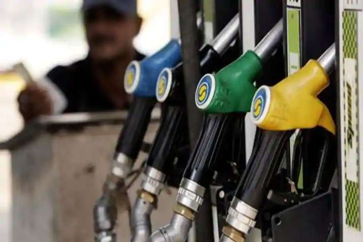 Oil companies to allocate new 65000 petrol pumps before general elections 2019 Oil companies to allocate new 65000 petrol pumps before general elections 2019- India TV Paisa