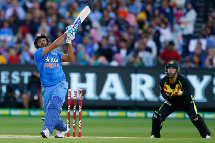 अकेले रोहित शर्मा ने जड़ दिए इतने छक्के जितने ऑस्ट्रेलिया की पूरी टीम भी नहीं लगा सकी अकेले रोहित शर्मा ने जड़ दिए इतने छक्के जितने ऑस्ट्रेलिया की पूरी टीम भी नहीं लगा सकी- India TV
