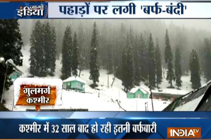 जम्मू-कश्मीर, हिमाचल और उत्तराखंड में रिकॉर्डतोड़ बर्फबारी, तूफान का अलर्ट जारी जम्मू-कश्मीर, हिमाचल और उत्तराखंड में रिकॉर्डतोड़ बर्फबारी, तूफान का अलर्ट जारी- India TV