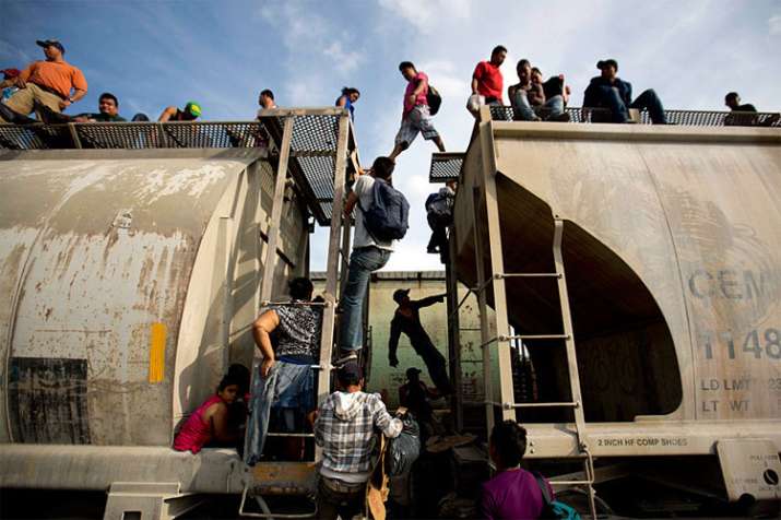 Over 600 illegal immigrants arrested at US border in the last two days | AP Representational Over 600 illegal immigrants arrested at US border in the last two days | AP Representational- India TV