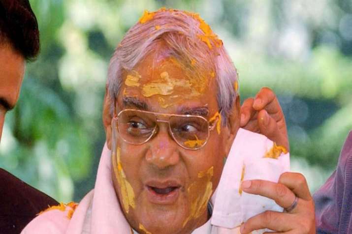 सियासी परिवेश में... सियासी परिवेश में...- India TV