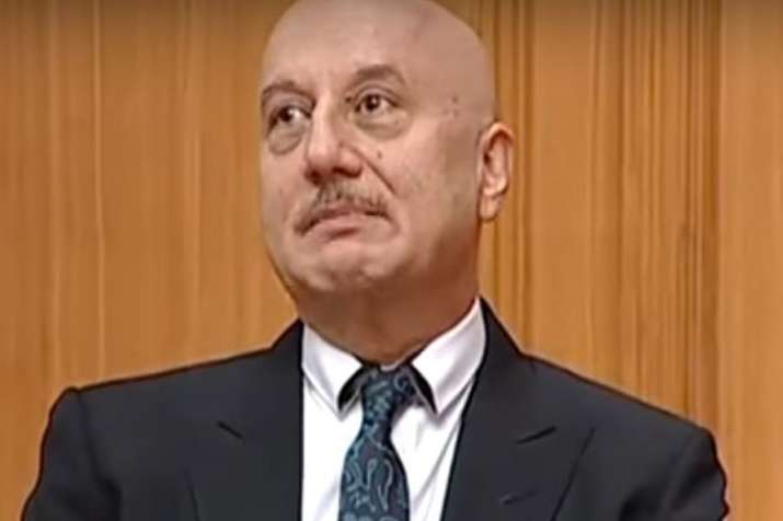 Anupam Kher in Aap Ki Adalat Anupam Kher in Aap Ki Adalat- India TV