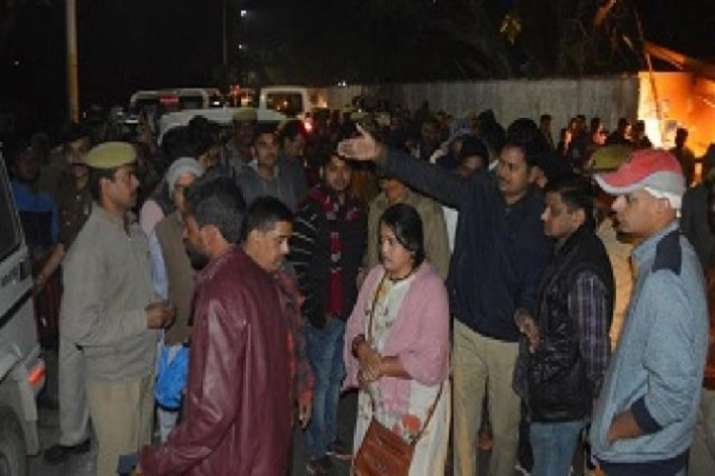 प्रयागराज में सोमवार... प्रयागराज में सोमवार...- India TV
