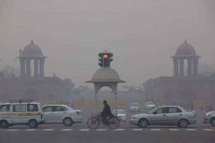Cold Thursday morning in Delhi NCR, air quality 'very poor' | PTI Cold Thursday morning in Delhi NCR, air quality 'very poor' | PTI- India TV