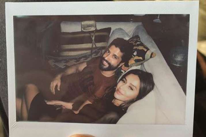 Shibani Dandekar shares one more picture with Farhan Akhtar Shibani Dandekar shares one more picture with Farhan Akhtar- India TV