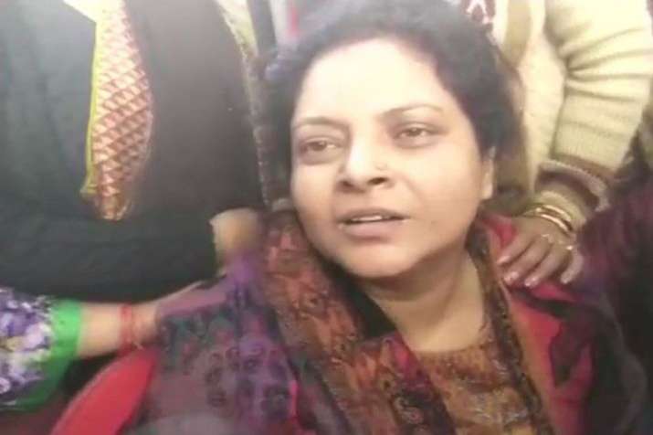 Bulandshahr mob violence: Justice will be done only if my husband's murderers are killed, says wife Bulandshahr mob violence: Justice will be done only if my husband's murderers are killed, says wife - India TV