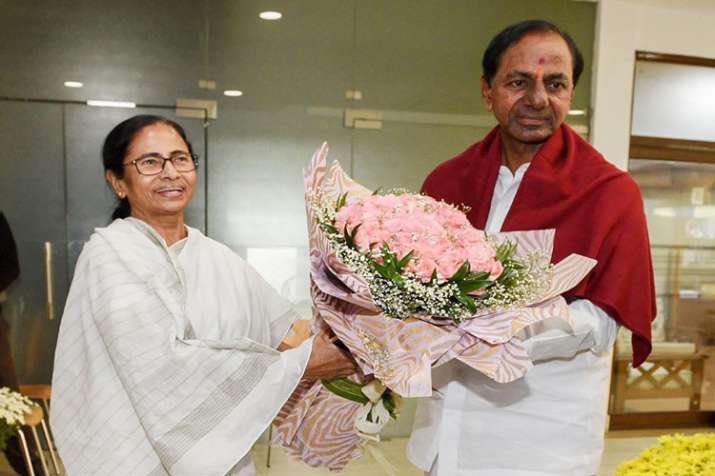 TRS chief K Chandrasekhar Rao meets Mamata Banerjee, adds steam to third front push TRS chief K Chandrasekhar Rao meets Mamata Banerjee, adds steam to third front push- India TV