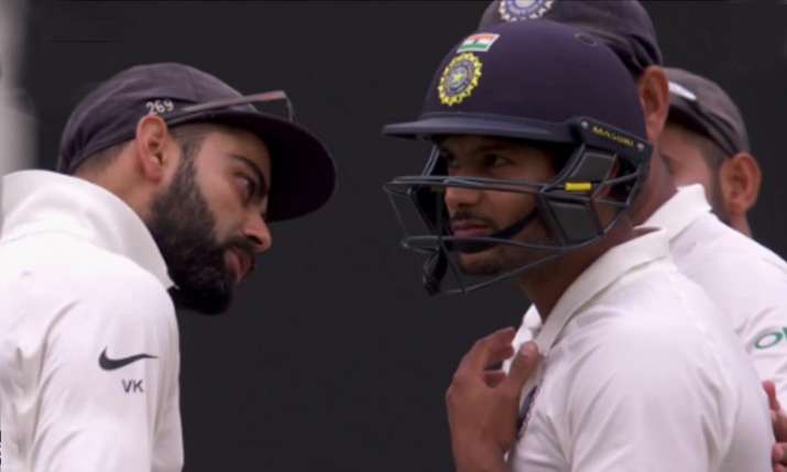 भारत को लगा बड़ा झटका! गर्दन में गेंद लगने से मैदान से बाहर हुआ ये धाकड़ खिलाड़ी भारत को लगा बड़ा झटका! गर्दन में गेंद लगने से मैदान से बाहर हुआ ये धाकड़ खिलाड़ी- India TV