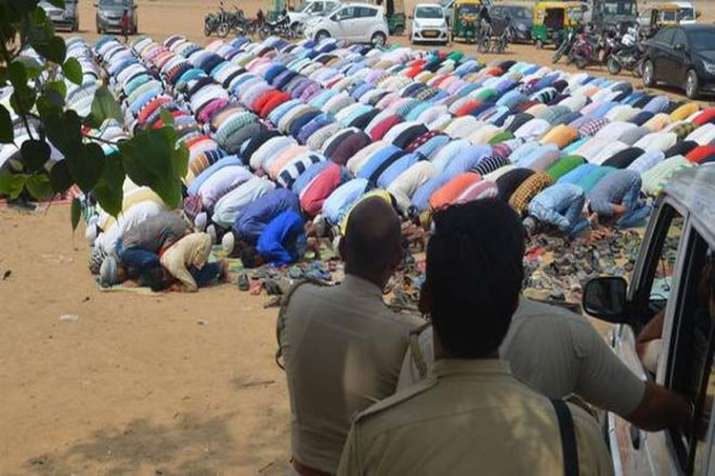 Police notice on Namaz in open Police notice on Namaz in open- India TV