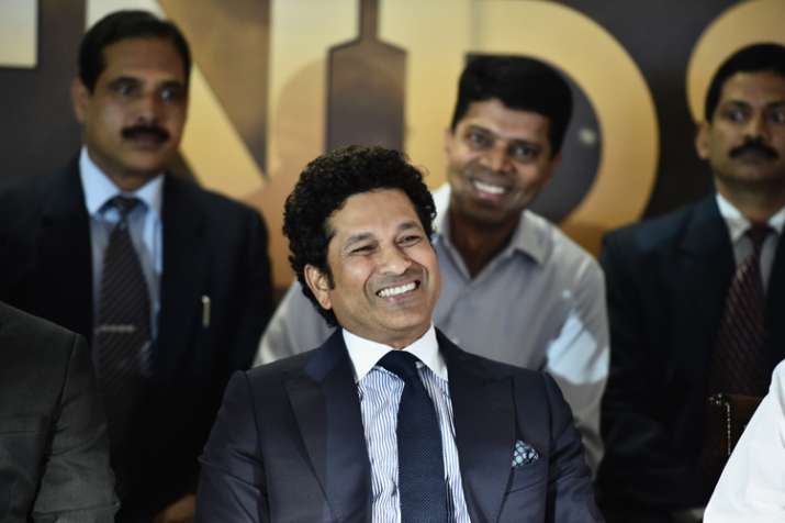 सचिन तेंदुलकर का फिटनेस मंत्र! खाने की टेबल पर कम, जिम में अधिक समय बिताओ सचिन तेंदुलकर का फिटनेस मंत्र! खाने की टेबल पर कम, जिम में अधिक समय बिताओ - India TV