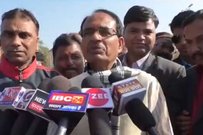 शिवराज सिंह ने बीजेपी की जीत का भरोसा जताया, कहा-मुझसे बड़ा सर्वेयर कोई नहीं शिवराज सिंह ने बीजेपी की जीत का भरोसा जताया, कहा-मुझसे बड़ा सर्वेयर कोई नहीं- India TV