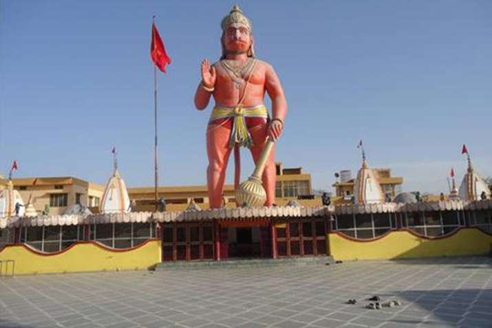 भीम आर्मी की मंदिरों पर कब्जा करने का आह्वान, शुक्रताल स्थित ‘हनुमान धाम’ की सुरक्षा बढ़ाई गई भीम आर्मी की मंदिरों पर कब्जा करने का आह्वान, शुक्रताल स्थित ‘हनुमान धाम’ की सुरक्षा बढ़ाई गई- India TV