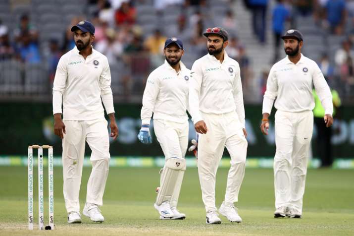 'मैदान के बाहर कमाल के हैं कोहली, पर मैदान पर आक्रामक होने की जरूरत नहीं' 'मैदान के बाहर कमाल के हैं कोहली, पर मैदान पर आक्रामक होने की जरूरत नहीं'- India TV