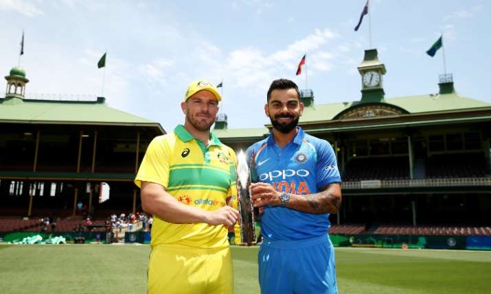Aaron Finch and Virat Kohli with ODI Trophy Aaron Finch and Virat Kohli with ODI Trophy- India TV
