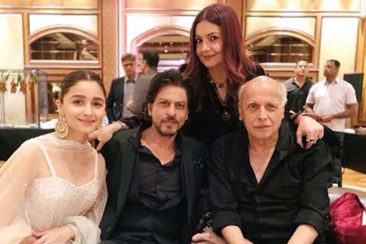 Alia Bhatt Shah Rukh Khan Ranveer Singh Mahesh Bhatt viral photos from Sakshi Bhatt reception Alia Bhatt Shah Rukh Khan Ranveer Singh Mahesh Bhatt viral photos from Sakshi Bhatt reception- India TV