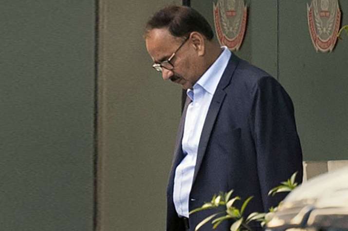 77 दिन बाद मिली कुर्सी, 48 घंटे में ही छुट्टी; आलोक वर्मा को हटाए जाने की इनसाइड स्टोरी 77 दिन बाद मिली कुर्सी, 48 घंटे में ही छुट्टी; आलोक वर्मा को हटाए जाने की इनसाइड स्टोरी- India TV