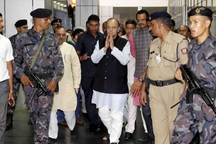 वित्त मंत्री अरुण जेटली स्वास्थ्य जांच के लिए अमेरिका रवाना वित्त मंत्री अरुण जेटली स्वास्थ्य जांच के लिए अमेरिका रवाना - India TV