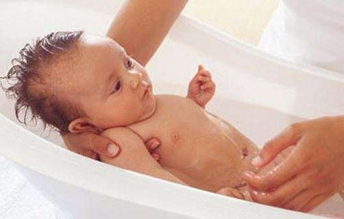 Tips to follow for bathing new born baby during winter Tips to follow for bathing new born baby during winter- India TV