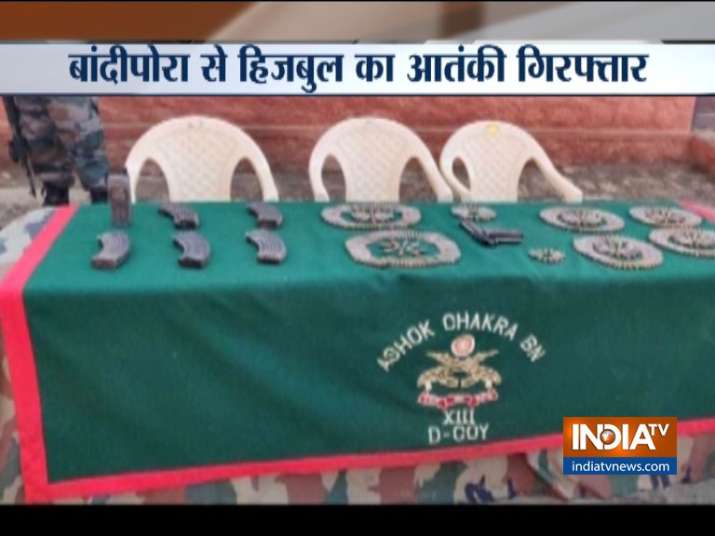 Security forces apprehended a HM terrorist Sarfaraz Ahmed in Bandipora Security forces apprehended a HM terrorist Sarfaraz Ahmed in Bandipora- India TV