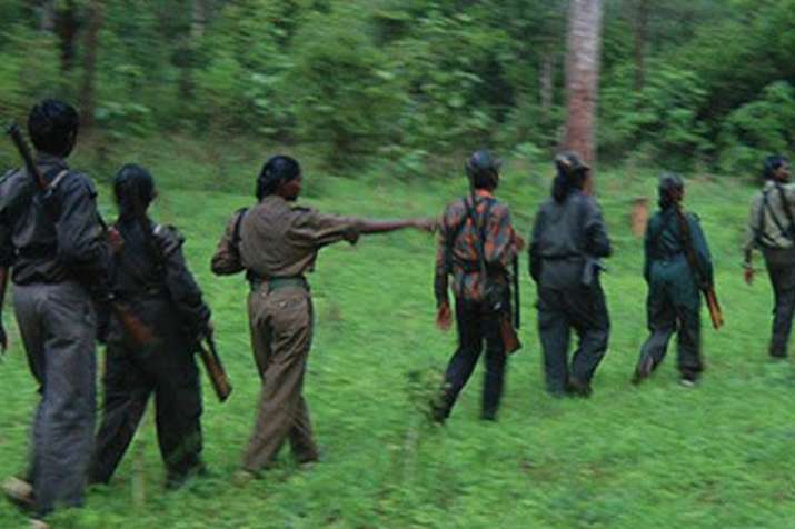 बिहार में नक्सलियों ने मुखबिरी करने के संदेह में 2 लोगों की गोली मारकर हत्या की बिहार में नक्सलियों ने मुखबिरी करने के संदेह में 2 लोगों की गोली मारकर हत्या की- India TV