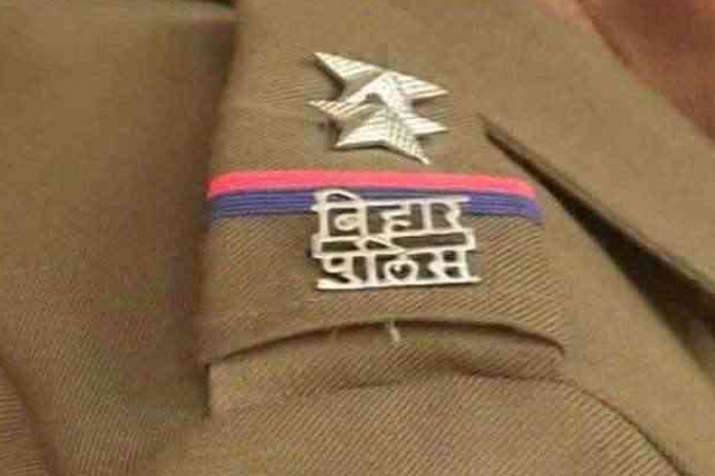 भोजपुर में विवाहिता को जिंदा जलाने के लिए सजाई चिता, पुलिस ने बचाया भोजपुर में विवाहिता को जिंदा जलाने के लिए सजाई चिता, पुलिस ने बचाया- India TV